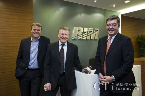 RIM��˾��̫�^(q��)�߼�(j��)������Urpo Karjalainen���� (�D��) �� RIM�Ї�(gu��)�^(q��)�����x��(gu��)����� (�D��) �� ��RIM�Ї�(gu��)�^(q��)�N(xi��o)�۸����ü恆̫�^(q��)���ϠI(y��ng)�N(xi��o)������Alex Lambeek���� (�D��)